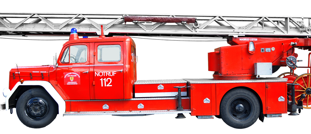 Dinas Damkar Hulu Sungai Utara Tangani Pohon Tumbang di Area Wisata